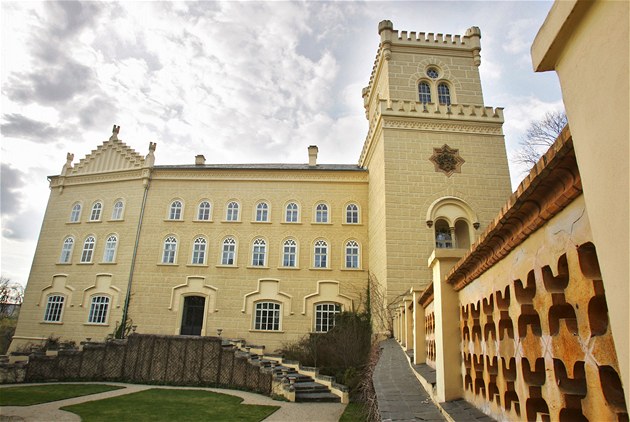 Malebný zámek v zapadlém koutu Čech. Tady se točila Záhada strašidelného zámku