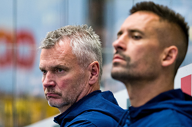 Razantní reakce na mizérii. Kladno se loučí s koučem Čermákem, tým přebírá Plekanec