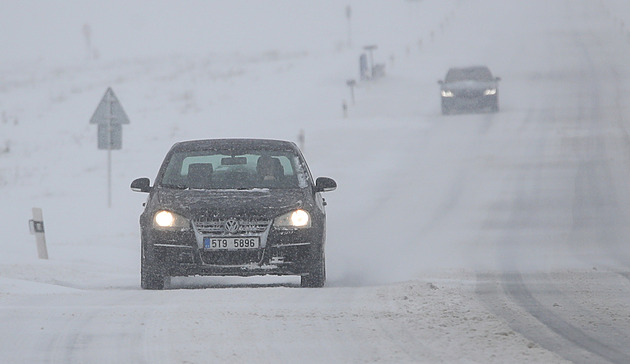 Meteorologové vydali výstrahu před sněžením a větrem na přelomu roku