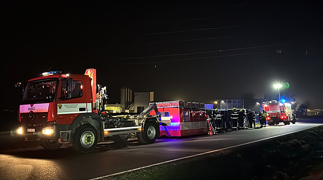Nehoda dvou nákladních vozidel uzavřela dálnici D1 ve směru na Olomouc