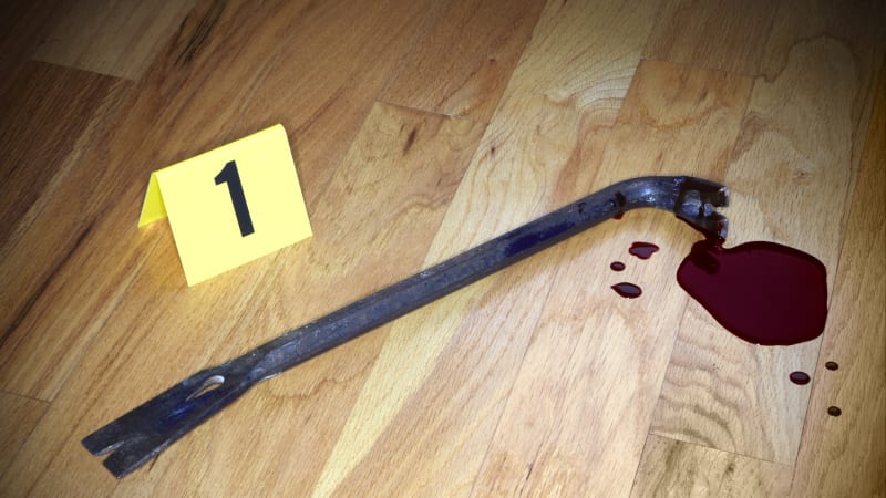 Málem mě ubil páčidlem. Žena popsala krvavý útok v Liverpoolu. Šest lidí měl zranit Afghánec