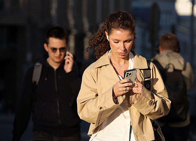 Nainstalujte si Max, nebo... Kreml chce aplikací sledovat každý aspekt života Rusů