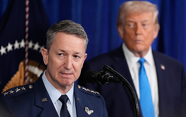 Vrtulníky, krytí a překvapení. Generál odhalil, jak Američané dopadli Madura