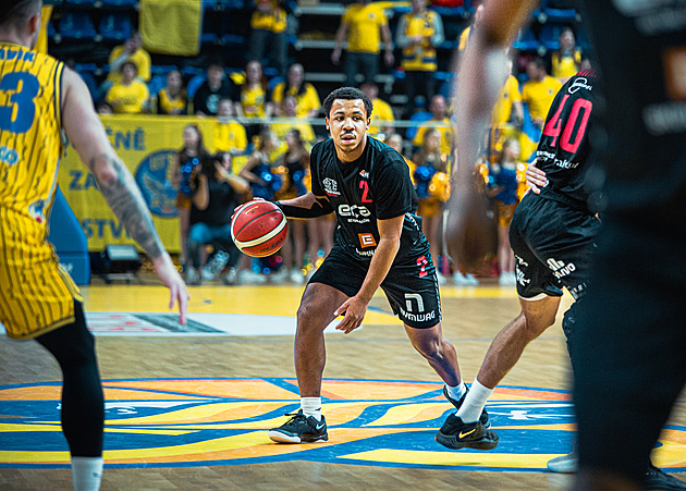 Nymburk trojkami ničil Opavu, Olomoucko si po debaklu vyšláplo na favorita