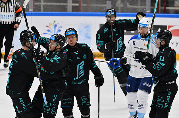 ONLINE: Lídr otáčí s Vítkovicemi, vedou i Vary. Kvasnička z Plzně skončil v nemocnici