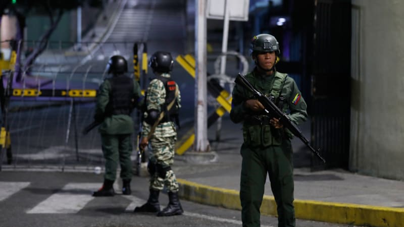 Americký zásah? Nebezpečný precedens, varuje Španělsko i Chile. EU vyzývá ke zdrženlivosti