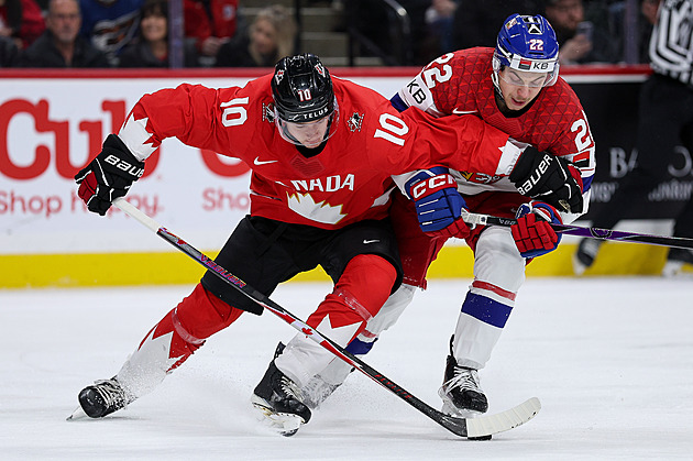 ONLINE: Česko - Kanada 2:2. Parekh využil dvojitou přesilovku, junioři se musí bránit