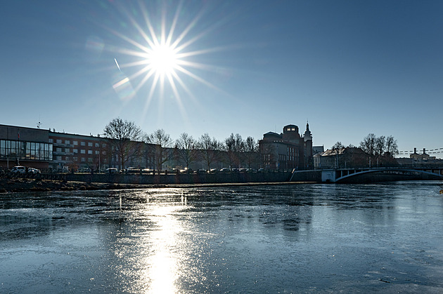 Mráz sevře Česko. Noční teploty klesnou až k minus 16 stupňům