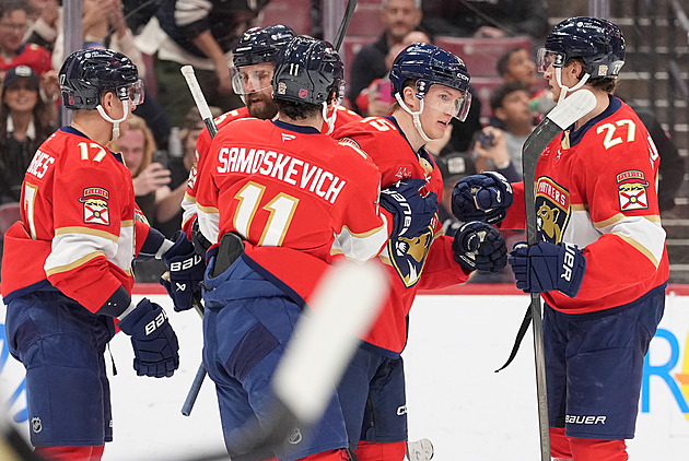 Florida porazila lídry NHL z Colorada, Crosby završil obrat Pittsburghu