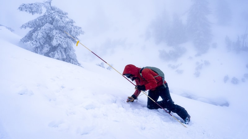 Lavinové nebezpečí v Krkonoších: Vyhlášen druhý stupeň nebezpečí