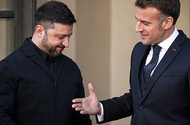 V Paříži se opět sešla koalice ochotných. Českou republiku zastupuje Babiš