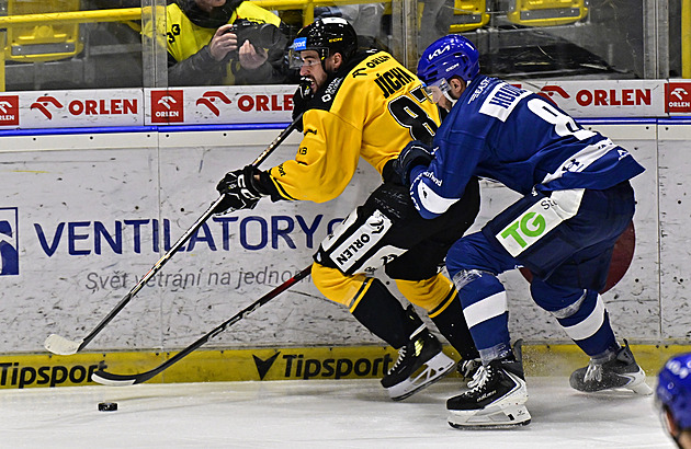 ONLINE: Litvínov vede nad Kladnem, ve Vítkovicích padají góly. Sparta vyzve Pardubice