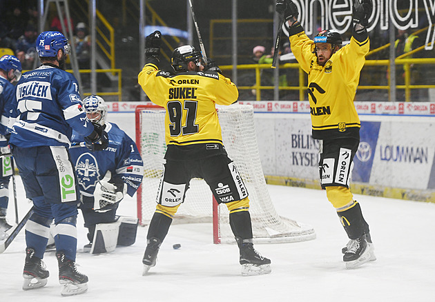 ONLINE: Kladno prohrává v Litvínově, Sparta vede nad Pardubicemi