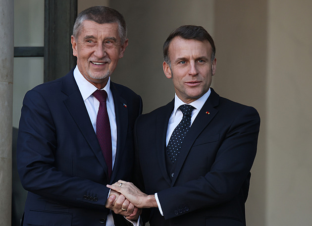 S našimi vojáky na Ukrajině nesouhlasíme, bez Trumpa mír nebude, řekl Babiš