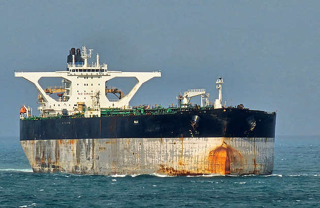 USA se po honičce chtějí zmocnit ruského tankeru, Rusko k němu vyslalo ponorku