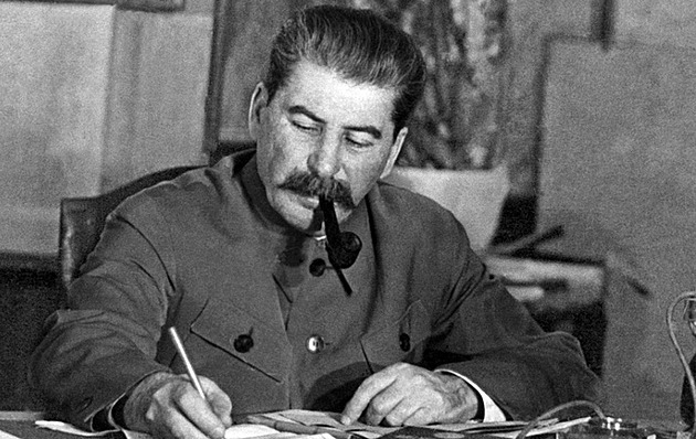 Co tajili diktátoři. Stalin byl bohoslovcem, vojevůdce Idi Amin pěšákem