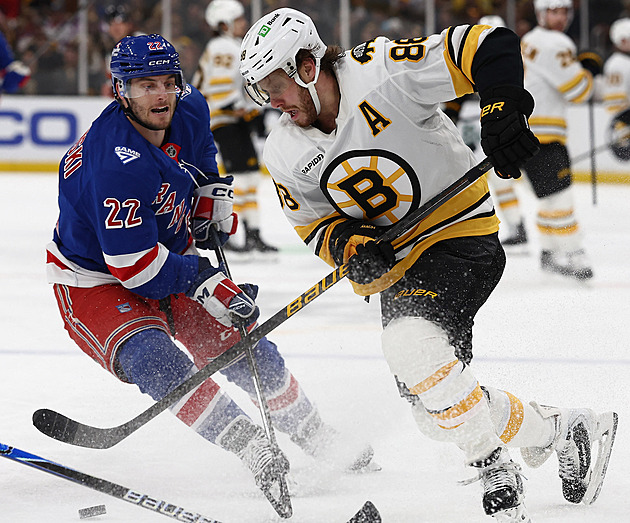 Rád tvořím hru, řekl Pastrňák po šesti asistencích. Zápisem vyrovnal legendy