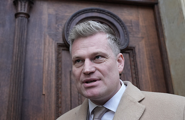 Turek si řekl o post zmocněnce, Babiš musí SPD vysvětlovat muniční iniciativu