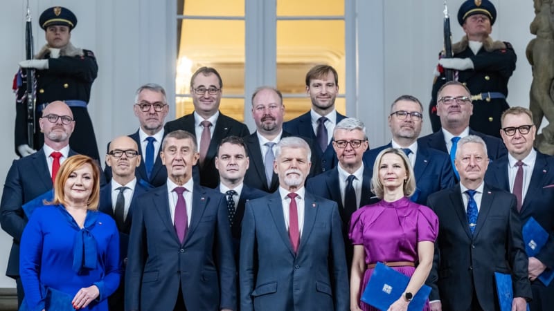 ON-LINE: Babišova vláda jde žádat o důvěru. Piráti by měli chodit kanálem, soptil Havlíček