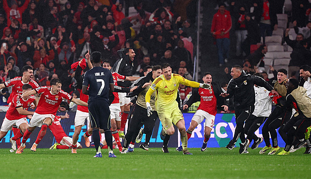 Zázrak v režii mistra Mourinha. Brankář nejdřív zdržoval, pak trefil Benfice postup