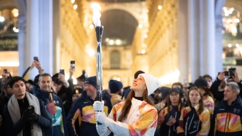 Olympiáda ON-LINE: Štafeta donesla pochodeň s ohněm do Milána. Zahájení bude na slavném stadionu