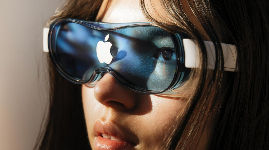 Chytré brýle, přívěsek a AirPods s kamerou. Apple chystá tři novinky, mají však jeden společný háček