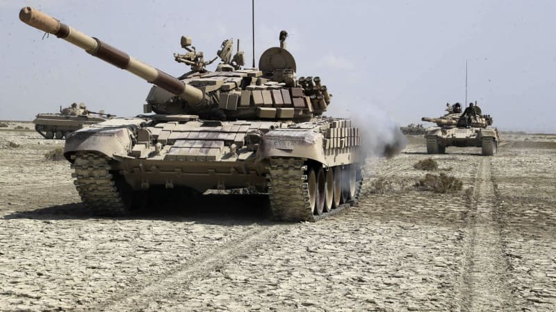 Válka, nebo dohoda? V Íránu tiká bomba a Trump váhá. Šance jsou 50 na 50, hodnotí experti