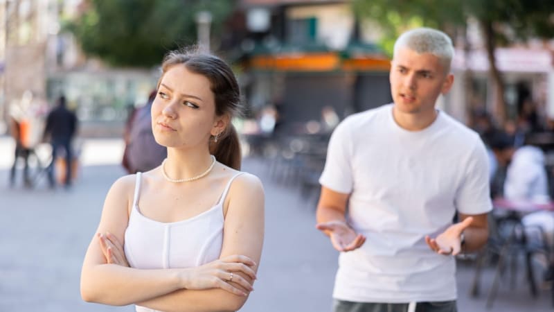 Nesmyslná hádka milenců v Brně: Spor řešili v areálu policie, situace měla bizarní dohru