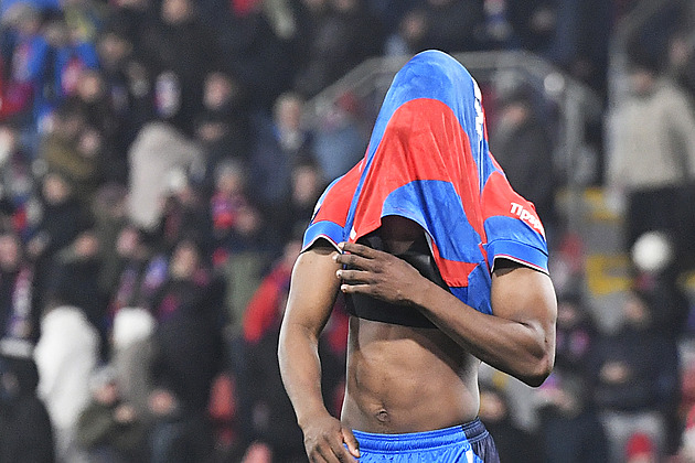 Hlavu vzhůru! Souarého zničila zahozená penalta. Jenom ať se nehroutí, řekl kouč