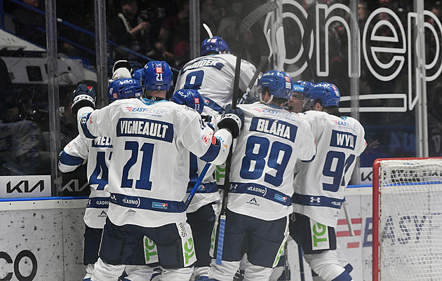 Kladno slavilo gól třikrát, Nedvěd vyčítal: Vyražená hokejka se obvykle píská