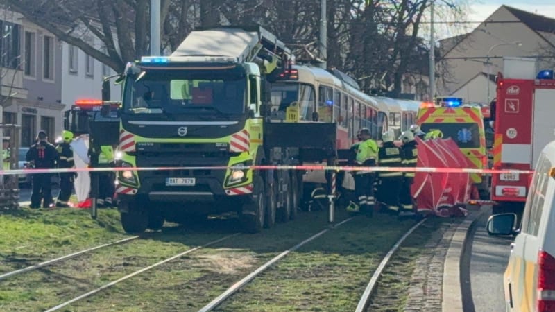 Tragédie v Praze: Tramvaj v Břevnově srazila malou dívku. Na místě zemřela