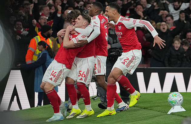 Arsenal navýšil náskok v čele, City ztratilo na West Hamu. Newcastle předčil Chelsea