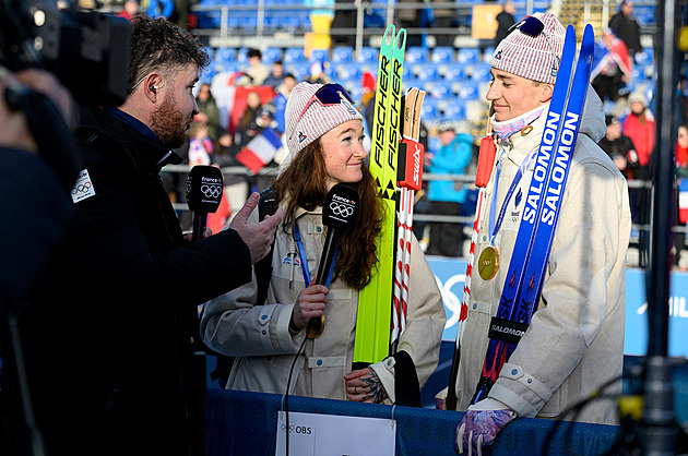 Tvrdohlavá, vášnivá Lou a šachista s malorážkou. Jak Francie dominuje biatlonu