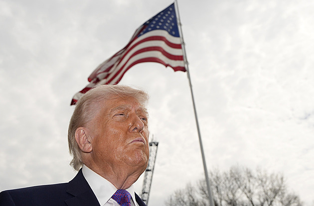 Nová Trumpova vášeň: denně sleduje sestřih nejúspěšnějších úderů USA v Íránu