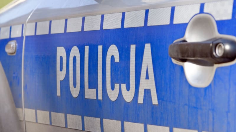 Drama v továrně v Lodži: Policie po vyjednávání zadržela muže, který střílel v budově firmy