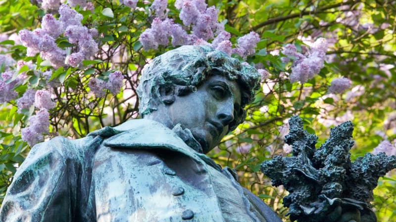 Romantické polibky pod Máchou? Autor Máje byl jiný, než jsme se učili, říká spisovatel Snětivý