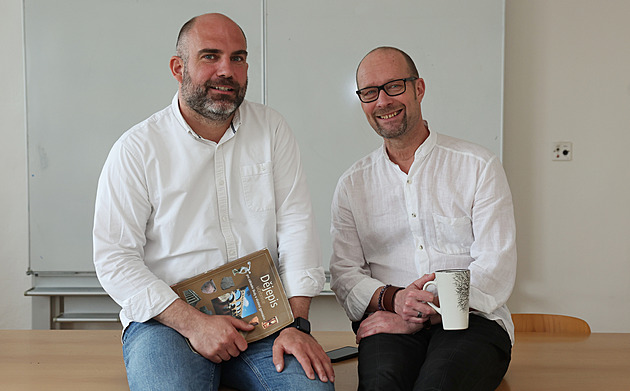 Studenti sami hledají kořeny dnešních problémů, říkají učitelé ocenění za otvírání témat