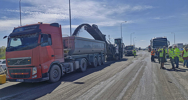 Jedním pruhem a osmdesátkou. V Ostravě začala oprava poslední části zvlněné D1