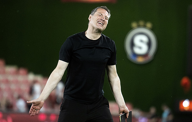 Snad se bude hrát víc než 36 minut. Kouč Priske si rýpl do způsobu hry Slavie