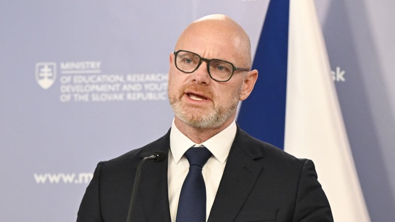 Koaliční svár kvůli odsunu Němců: Plaga se od Sněmovny distancoval, Šťastný ho zkritizoval