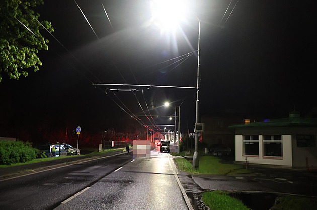 Tragický střet motorkáře s chodcem na Chebsku. Oba při nehodě zemřeli