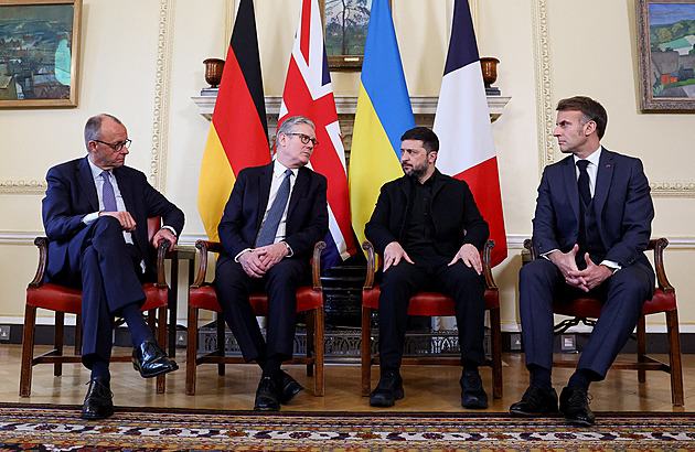 Berlín, Paříž a Londýn cítí lepší pozici Zelenského a sondují, jak zapojit Putina