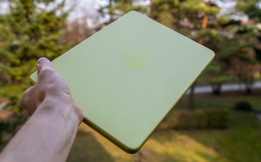 Paměťová krize drtí počítačový trh. Nebýt MacBooku Neo, mohlo by být ještě hůř