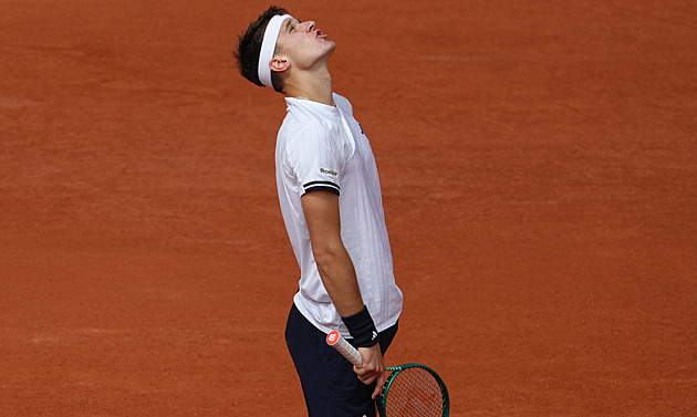 Roland Garros ONLINE: Menšík v semifinále ztrácí první set, prohrává i ve druhém