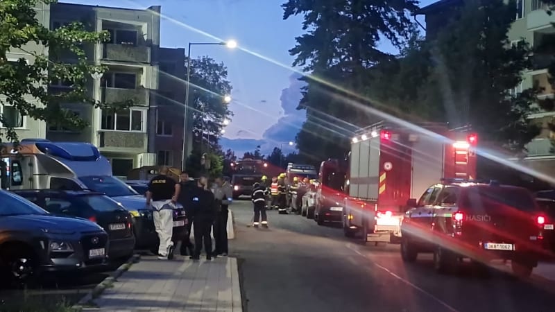 Ohlušující výbuch v Toužimi zranil dva lidi. Zřejmě šlo o pyrotechniku domácí výroby