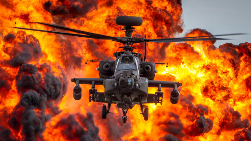 Američané udeřili na Írán: Zemí otřásají výbuchy, jde o odvetu za sestřelení vrtulníku Apache