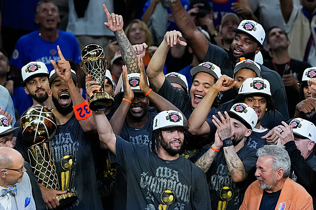 Pohádka dopsána! Knicks ovládli NBA, oslavy po 53 letech zajistil hrdina Brunson