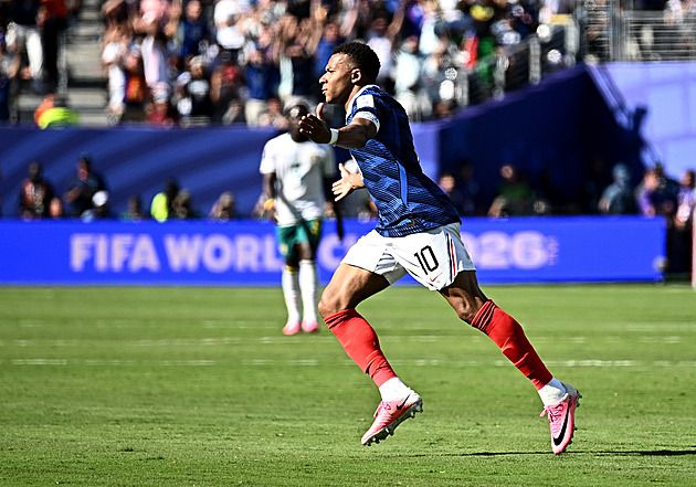 Francie - Senegal 3:1, bláznivá druhá půle. Dvougólový Mbappé překonal rekord