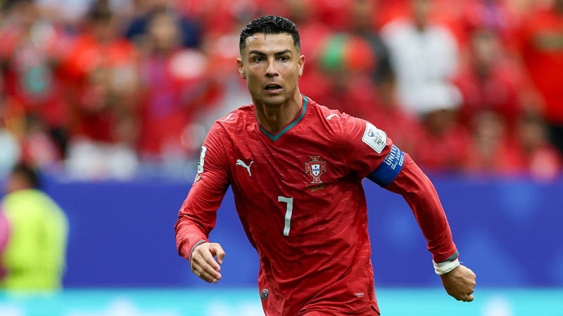 MS ve fotbale ON-LINE: Ronaldo dvěma góly přepsal historii. Češi se chystají na Mexiko
