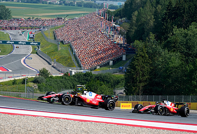 Očekávání velká, výsledek bídný. Pokazilo se úplně všechno, uznal šéf Ferrari